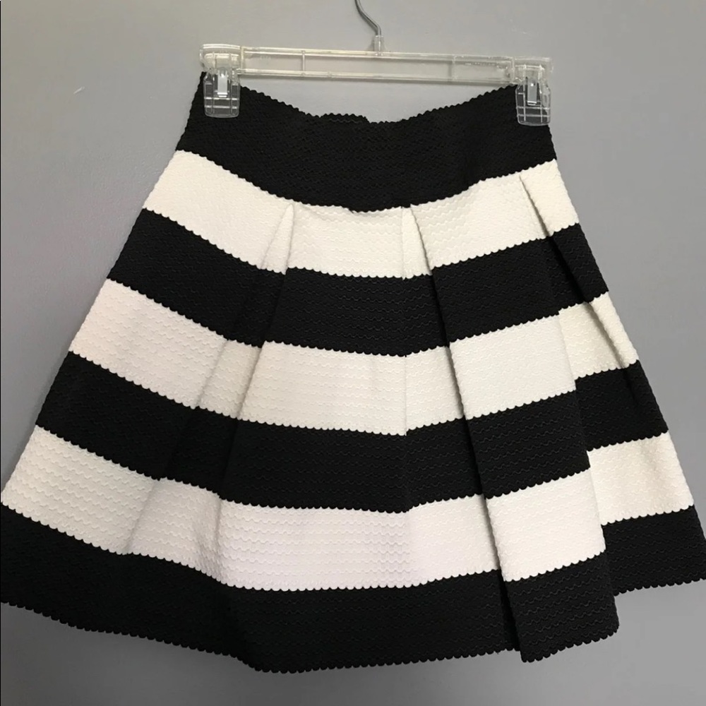 Black and white mini skirt